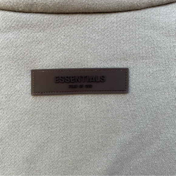NWT Fear of God Essentials Women’s Full Zip Jacket Large Crewneck Hoodie Sweater - Picture 5 of 5